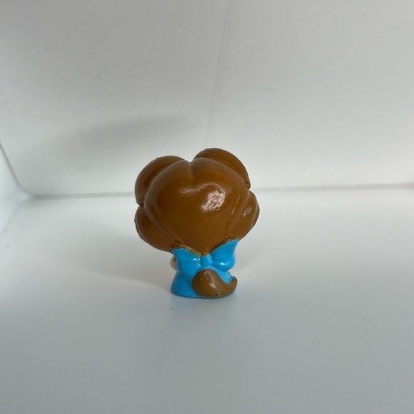 Disney Doorables: Series 4 Figurine – Beauty and the Beast – Belle - Picture 4 of 5